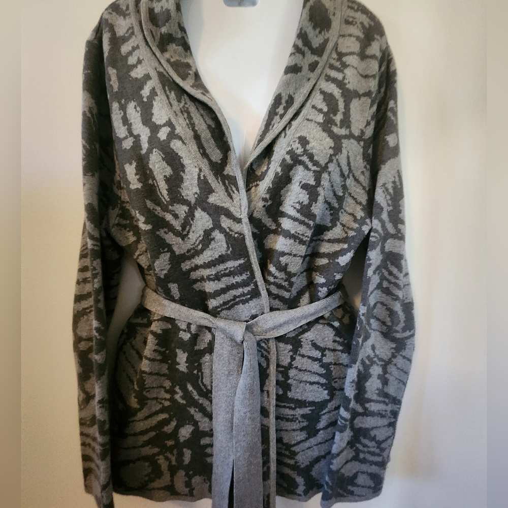 Sweater By 212 Collection - Picture 4 of 6